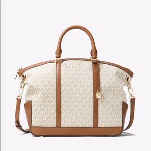 Meet your Posher, Annie